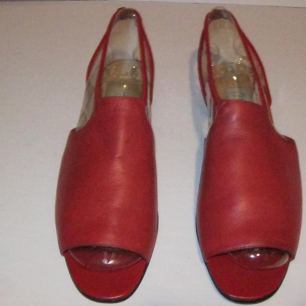 New, SZ.10, 9 & Co. Red Leather Sandals